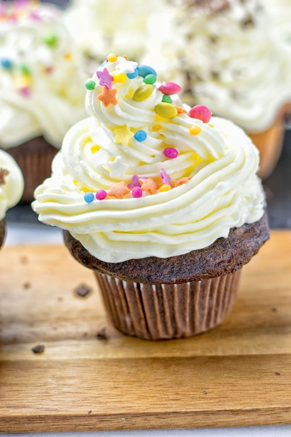 Vegan Cream Cheese Cupcake Frosting | #vegan #glutenfree #contentednesscooking #frosting