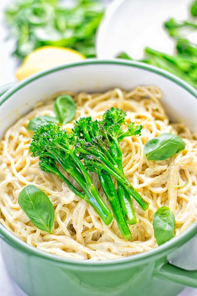 This Lemon Broccoli Pasta is a super easy, super tasty comfort food. Completely made from vegan and glutenfree ingredients. A perfect recipe for lunch or dinner, and even a stunner at parties. #vegan #glutenfree #contentednesscooking #lunch #dinner #pasta #worklunch #dinner #italian