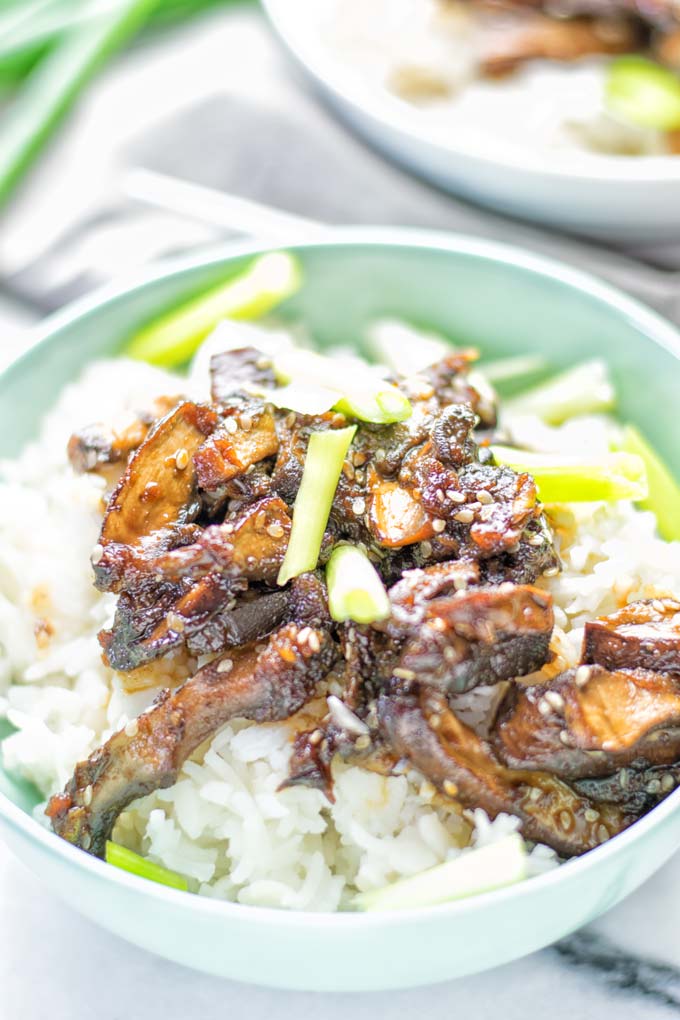 This Vegan Bulgogi is made with portobello mushrooms and inspired by Korean cuisine. It's hearty, naturally vegan, gluten free and so delicious for dinner, lunch, meal prep and so much more. #vegan #glutenfree #dairyfree #vegetarian #contentednesscooking #easyfood #mealprep #portobellomushrooms #koreanfood #bulgogimarinade #bulgogirecipe #lunch #dinner