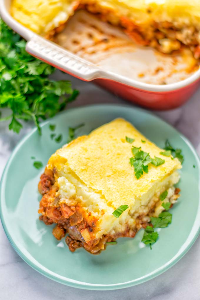 Amazingly easy and super delicious: this Chickpea Lentil Shepherd's Pie is the ultimate comfort food and entirely vegan, gluten free. It's an amazing dairy free option for lunch, dinner, meal prep, work lunch and for sure the best thing on the holidays plus Christmas. #vegan #dairyfree #glutenfree #vegetarian #mealprep #worklunchideas #dinner #lunch #holidays #christmas #sherpherdspie #vegetariansherpherdspie #veganshepherdspie #contentednesscooking #thanksgiving