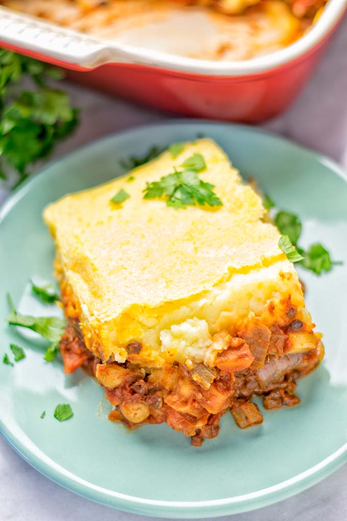 Amazingly easy and super delicious: this Chickpea Lentil Shepherd's Pie is the ultimate comfort food and entirely vegan, gluten free. It's an amazing dairy free option for lunch, dinner, meal prep, work lunch and for sure the best thing on the holidays plus Christmas. #vegan #dairyfree #glutenfree #vegetarian #mealprep #worklunchideas #dinner #lunch #holidays #christmas #sherpherdspie #vegetariansherpherdspie #veganshepherdspie #contentednesscooking #thanksgiving