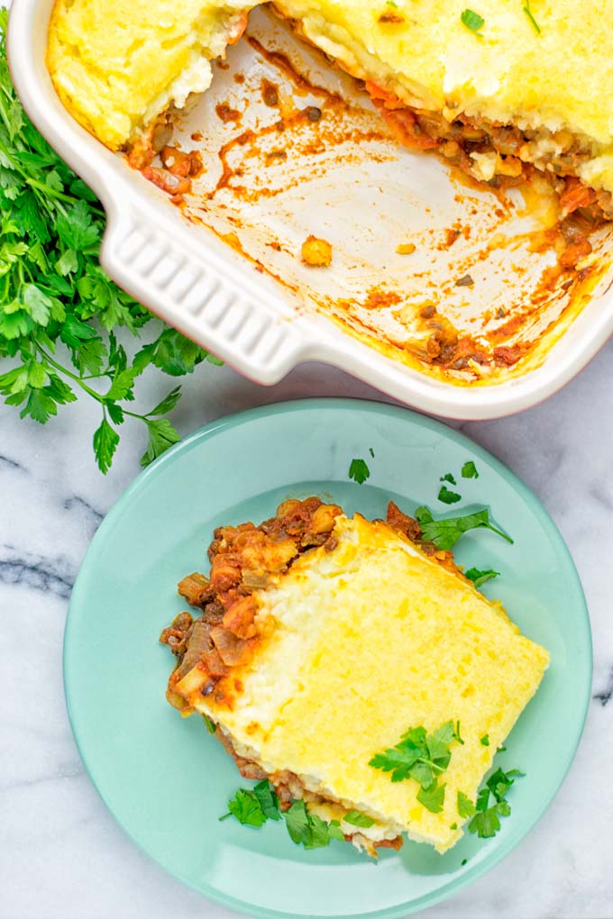 Amazingly easy and super delicious: this Chickpea Lentil Shepherd's Pie is the ultimate comfort food and entirely vegan, gluten free. It's an amazing dairy free option for lunch, dinner, meal prep, work lunch and for sure the best thing on the holidays plus Christmas. #vegan #dairyfree #glutenfree #vegetarian #mealprep #worklunchideas #dinner #lunch #holidays #christmas #sherpherdspie #vegetariansherpherdspie #veganshepherdspie #contentednesscooking #thanksgiving