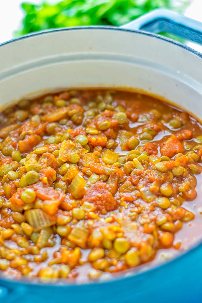 Amazingly tasty Moroccan Spiced Lentils super easy to make in one pot and packed with fantastic flavors. A super easy idea for lunch, dinner, meal prep and work lunch. Enjoy them plain, or over rice, so yummy! Try it now and you know what I'm taking about! #vegan #glutenfree #dairyfree #vegetarian #onepotmeals #lentils #moroccan #lunch #dinner #mealprep #worklunchideas #contentednesscooking #easyfood