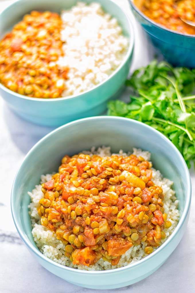 Amazingly tasty Moroccan Spiced Lentils super easy to make in one pot and packed with fantastic flavors. A super easy idea for lunch, dinner, meal prep and work lunch. Enjoy them plain, or over rice, so yummy! Try it now and you know what I'm taking about! #vegan #glutenfree #dairyfree #vegetarian #onepotmeals #lentils #moroccan #lunch #dinner #mealprep #worklunchideas #contentednesscooking #easyfood