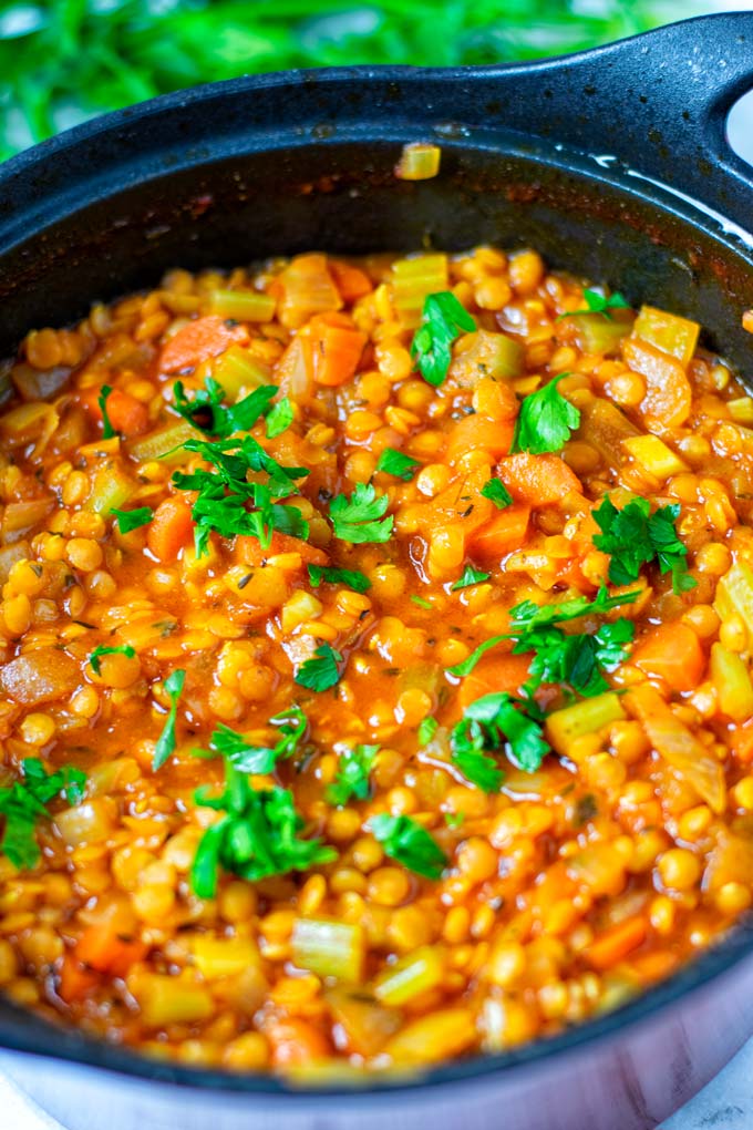 Showing the thick soup in a pot.