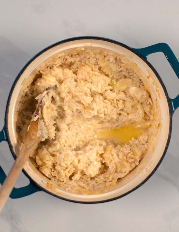 Vegetable broth is used to give the Cheese rice the perfect consistency.