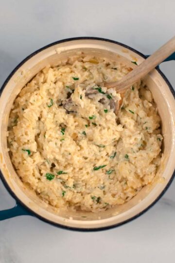 Reasy easy Cheese Rice in a pot.