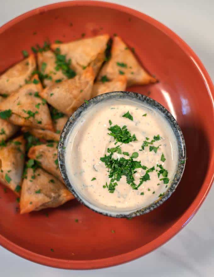 Closeup on a serving bowl.