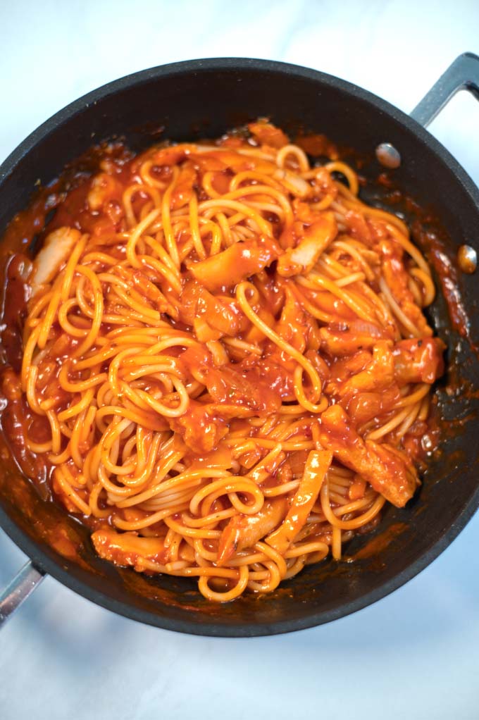 Spaghetti with Chicken Marinara Sauce.
