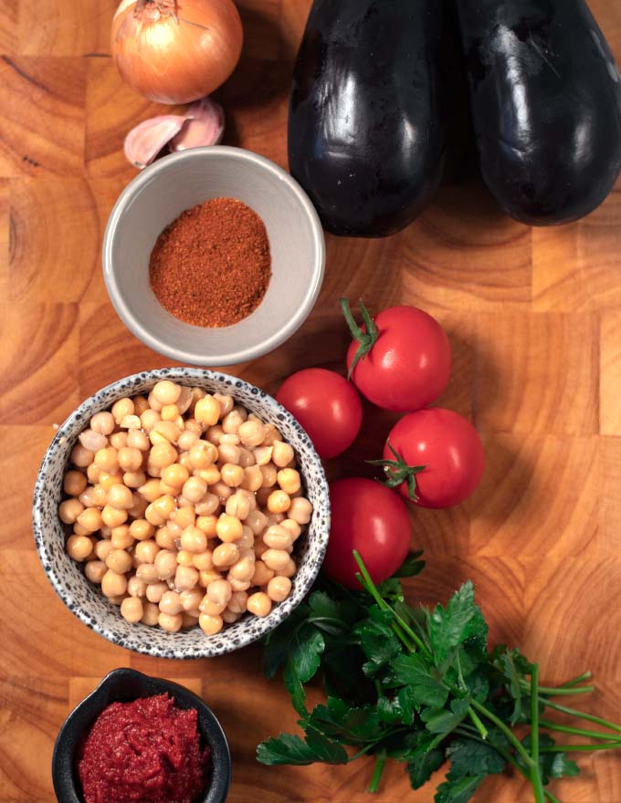 Collection of ingredients needed to make Lebanese Moussaka.